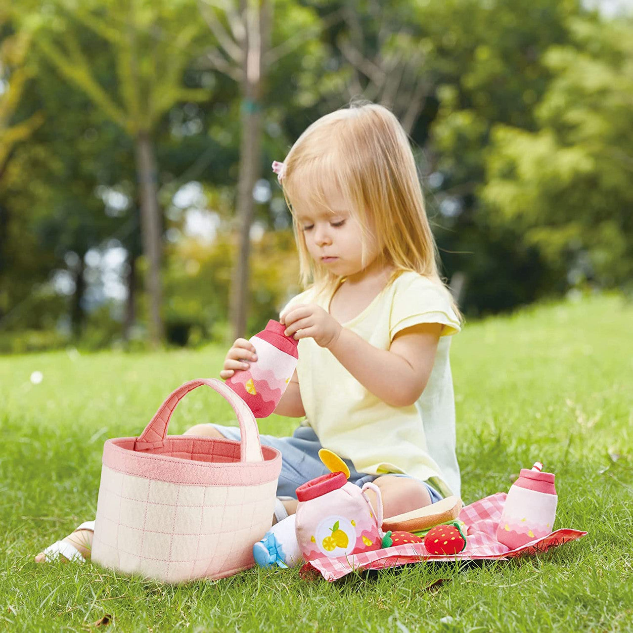 Hape - Toddler Picnic Basket