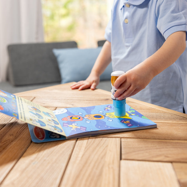 Melissa & Doug - Sticker WOW! Activity Pad Set - Astronaut