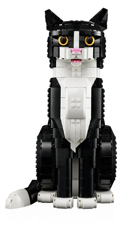 LEGO® Ideas - Tuxedo Cat 21349 **Minor Box Damage**