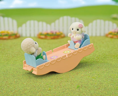 Sylvanian Families - Rainbow Fun Nursery Bus