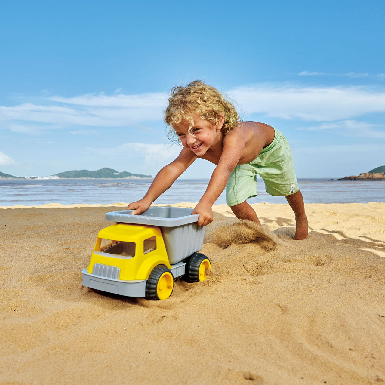 Hape Load and Tote Dump Truck