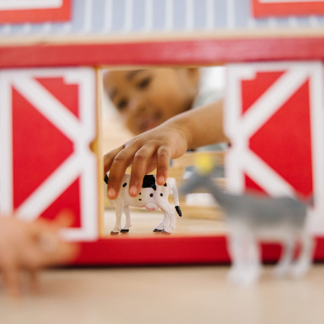 Melissa & Doug - Wooden Fold & Go Barn
