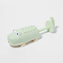 Sunnylife - Water Squirters - Crocodile Pastel Green