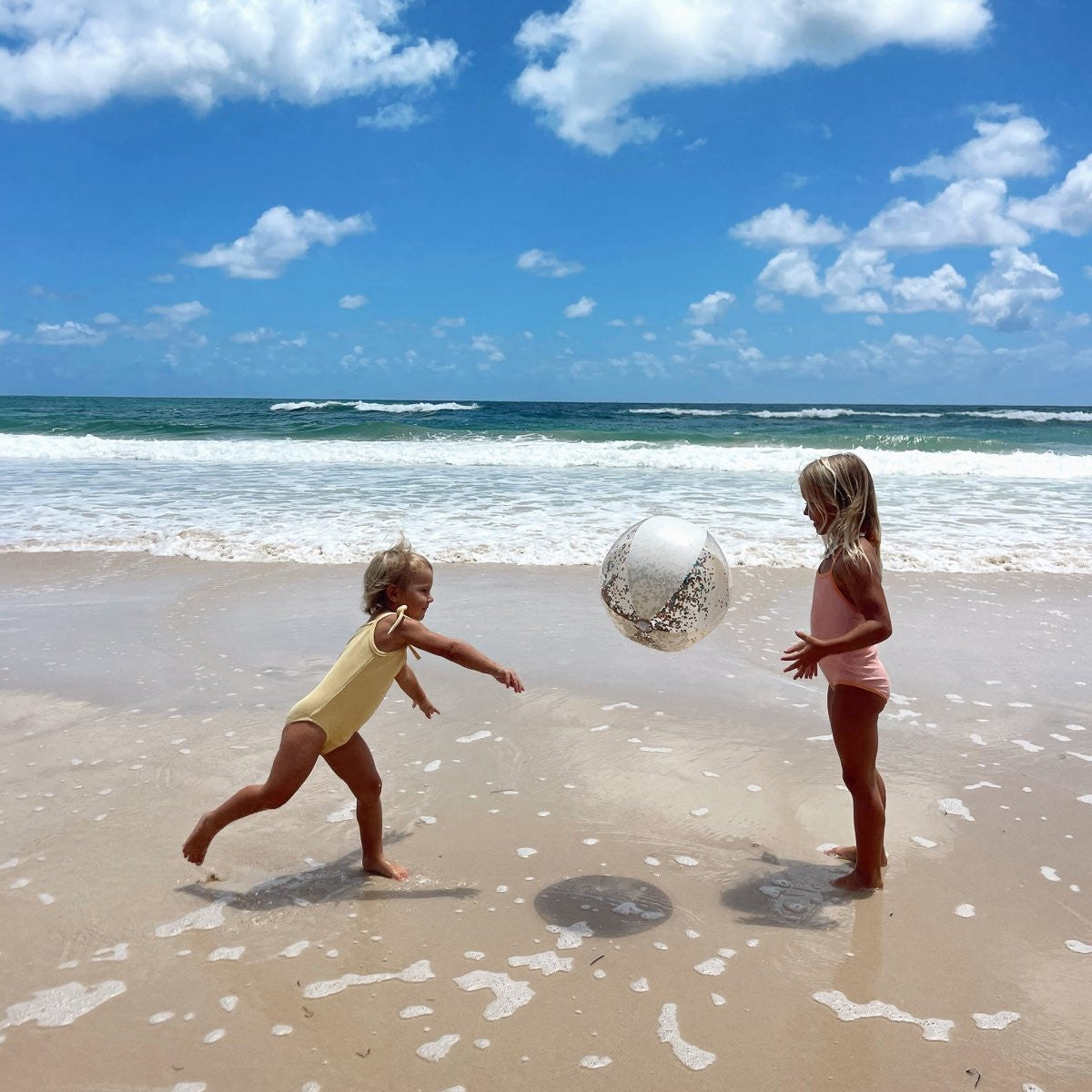Sunnylife - Inflatable Beach Ball - Cotton Candy