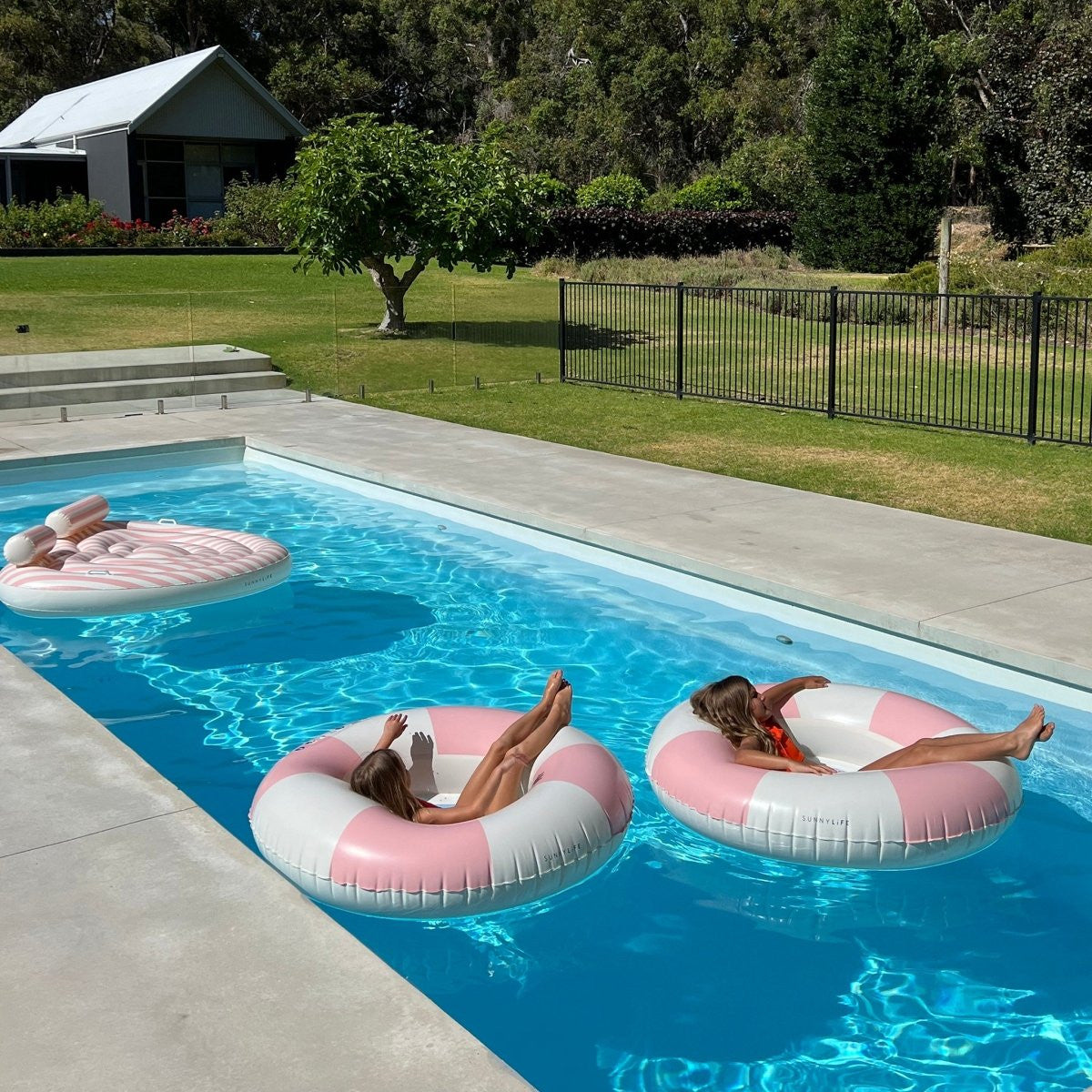 Sunnylife - Luxe Heart Pool Ring - Stole My Heart
