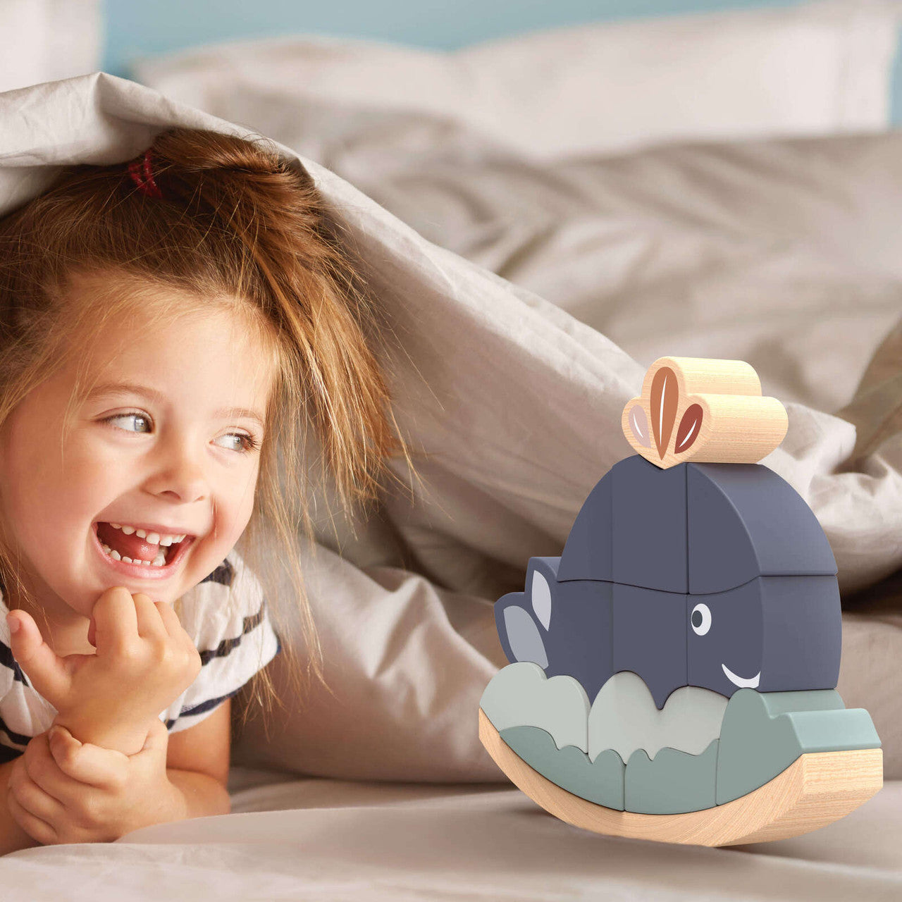 Speedy Monkey - Rocking Whale Stacker
