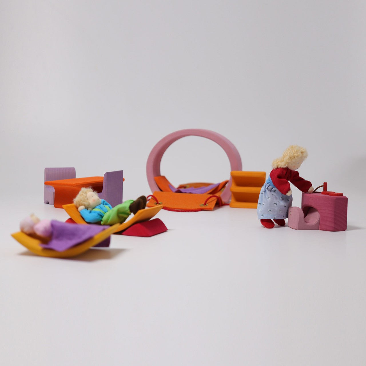 Grimm’s Pink-Orange Mobile Home