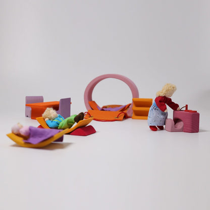 Grimm’s Pink-Orange Mobile Home