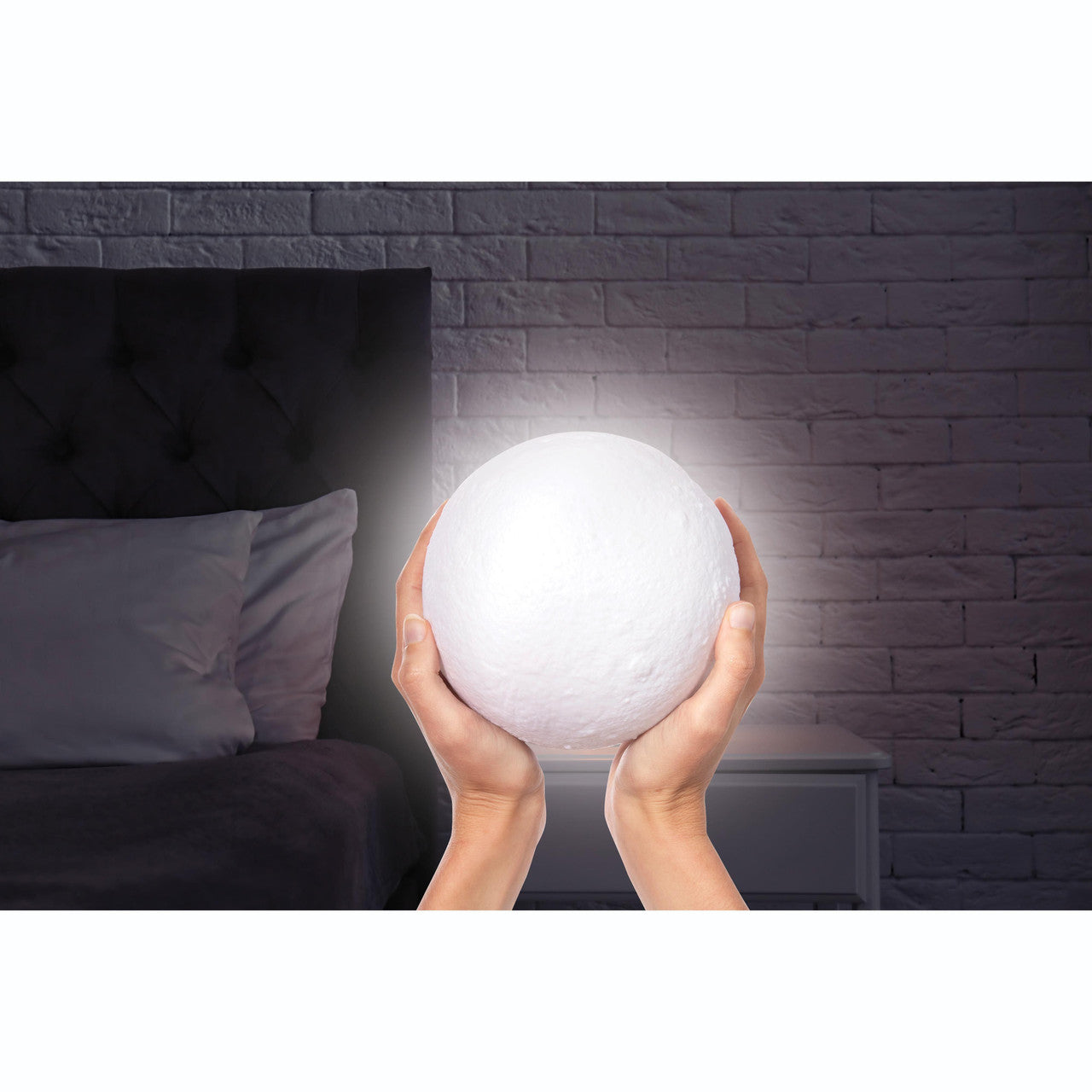 Discovery Zone - Colour Changing Moon Light