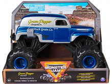 Monster Jam 1:24 Diecast Trucks - Grave Digger Currituck Grain Co (Series 22)