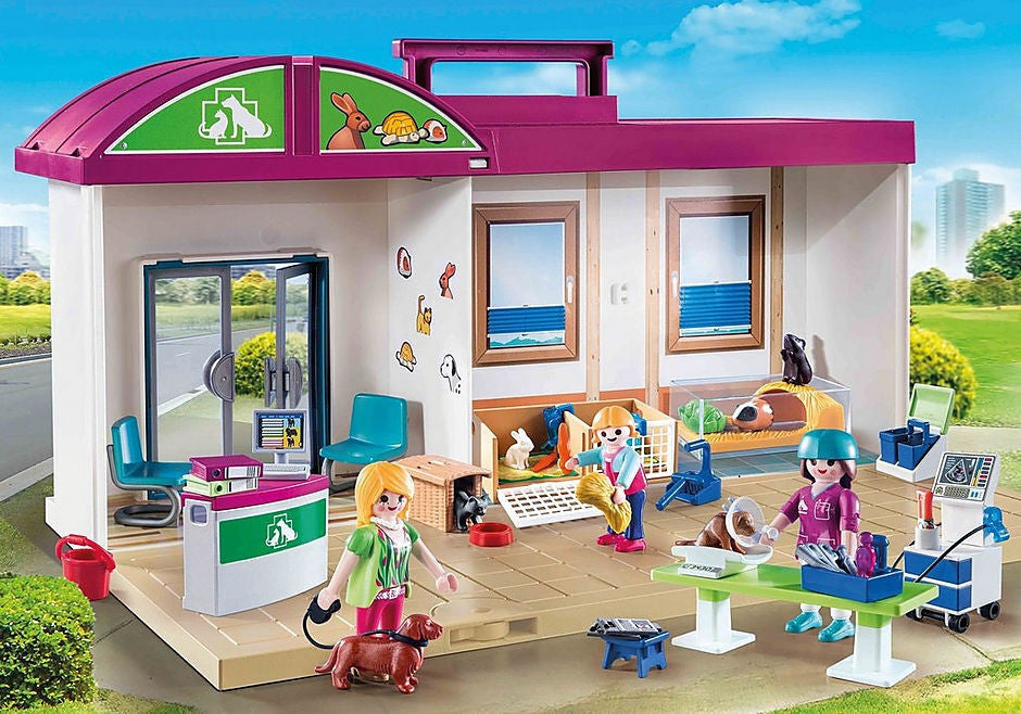 Playmobil - Take Along Vet Clinic 70146 **Minor Box Damage**