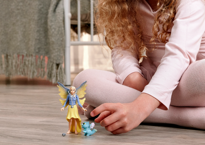 Schleich Magical Animal Care 81468 BAYALA Pocket Set featuring Fairy Sera, winged kitten, stethoscope and syringe